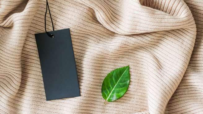 ¿Cómo el uniforme institucional disminuye el consumo de pronto moda?