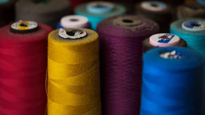 Tendencias textiles para uniformes 2027 innovación, comodidad y sostenibilidad para la industria