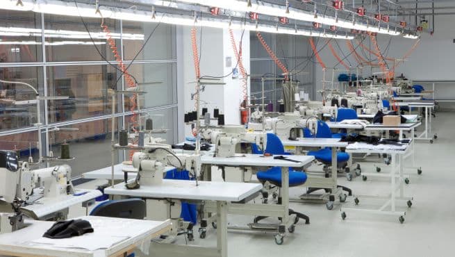 ¿Cómo puede la tecnología textil mejorar el desempeño de una prenda?